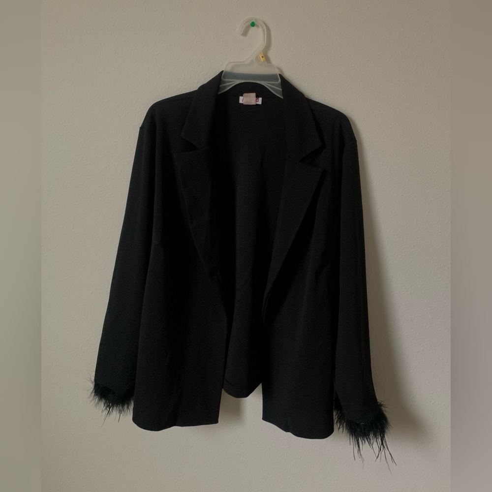Loose fitting Blazer with fur cuffs